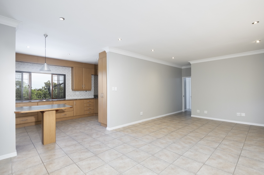 To Let 4 Bedroom Property for Rent in Die Wingerd Western Cape